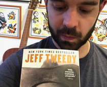 John Steam Jr. liest Jeff Tweedy