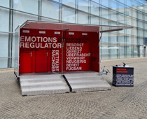 Emotionsregulator von Winfried Baumann bei der Eröffnung auf dem Klarissenplatz, Foto: designarchitektur