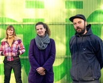 Das KommVorZone-Orgateam von links: Marina Moos, Olga Komarova, Matti Kunstek. Fotos: Elizaveta Shlosberg
