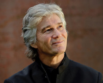 Jonathan Darlington ist der neue Chefdirigent der Symphoniker. Bild: Andreas Koehring