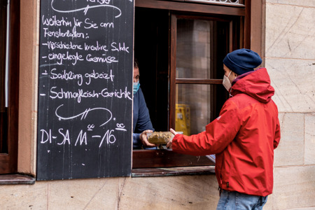 Das Essigbrätlein koch täglich Linseneintopf, für umsonst oder gegen Spende. Fotos: Helene Schütz