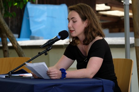 Siegerin 2020, Lisa Neher, bei der PreisträgerInnen-Lesung im Rahmen des Wortwärts-Festivals